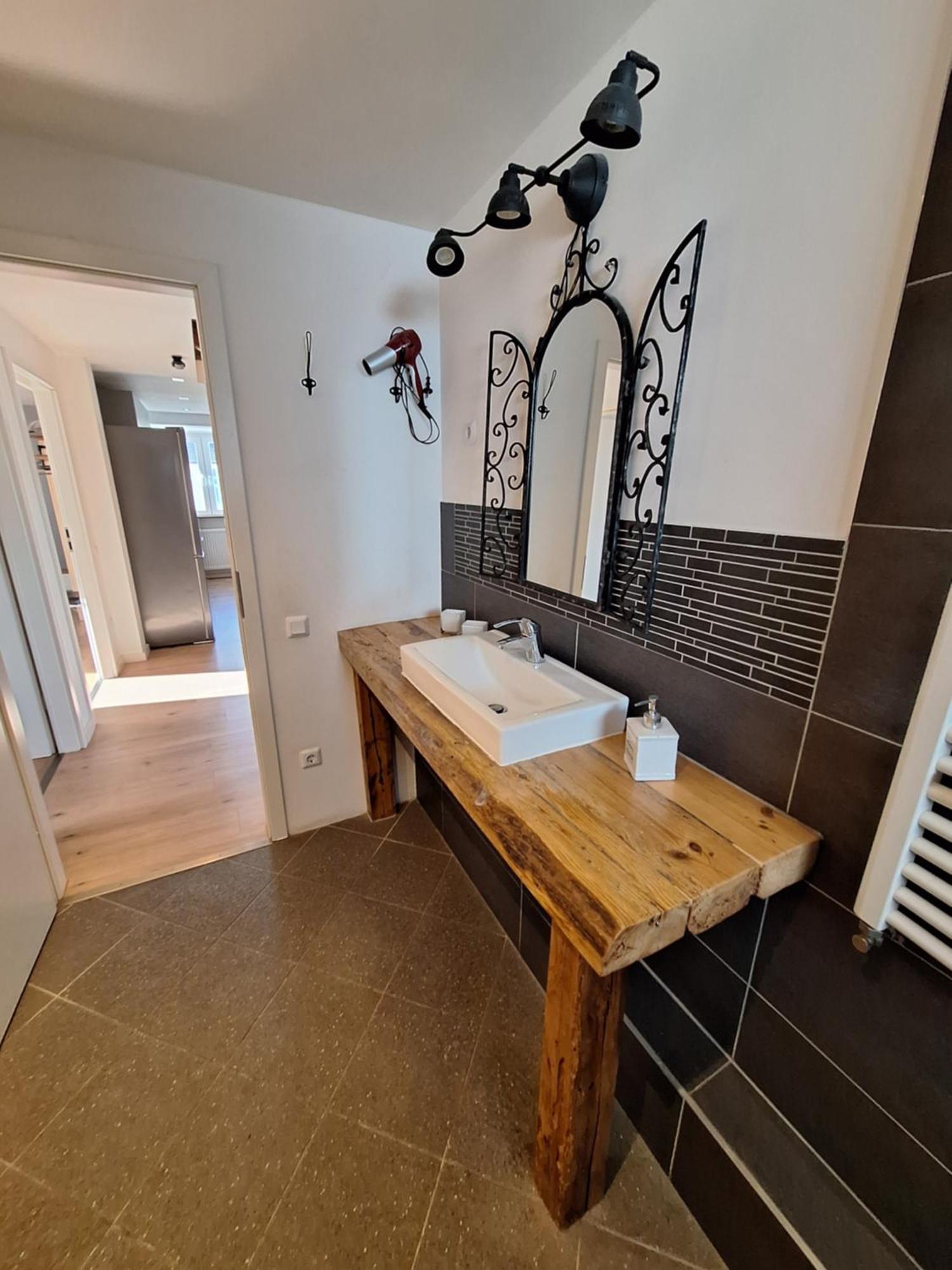 Bielefeld Zentral Komplette Fewo, 4 Schlafbereiche Bis Zu 8 Personen Exterior foto